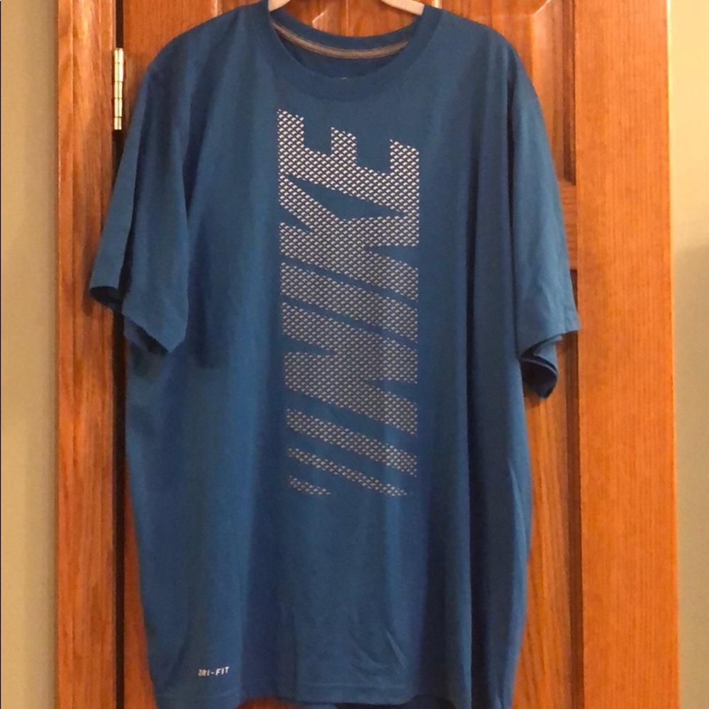 Men’s Nike XL T-Shirt
